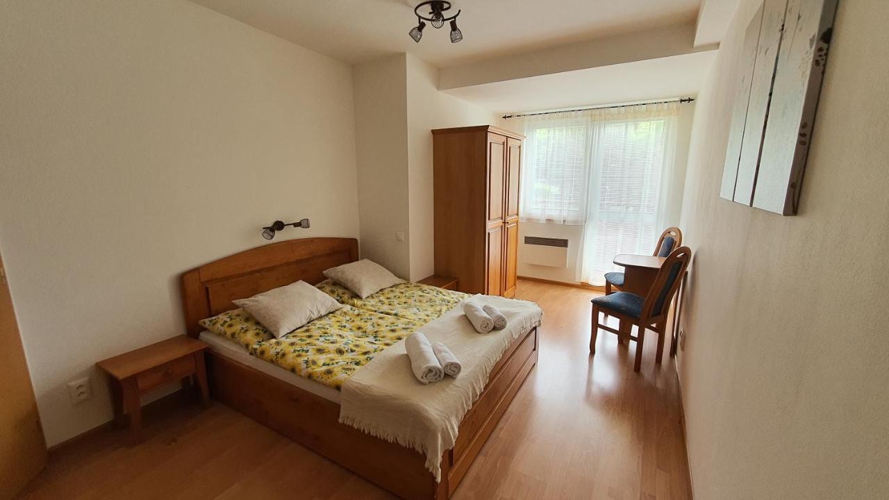 Apartman Tatran Jarka Доновали Екстериор снимка