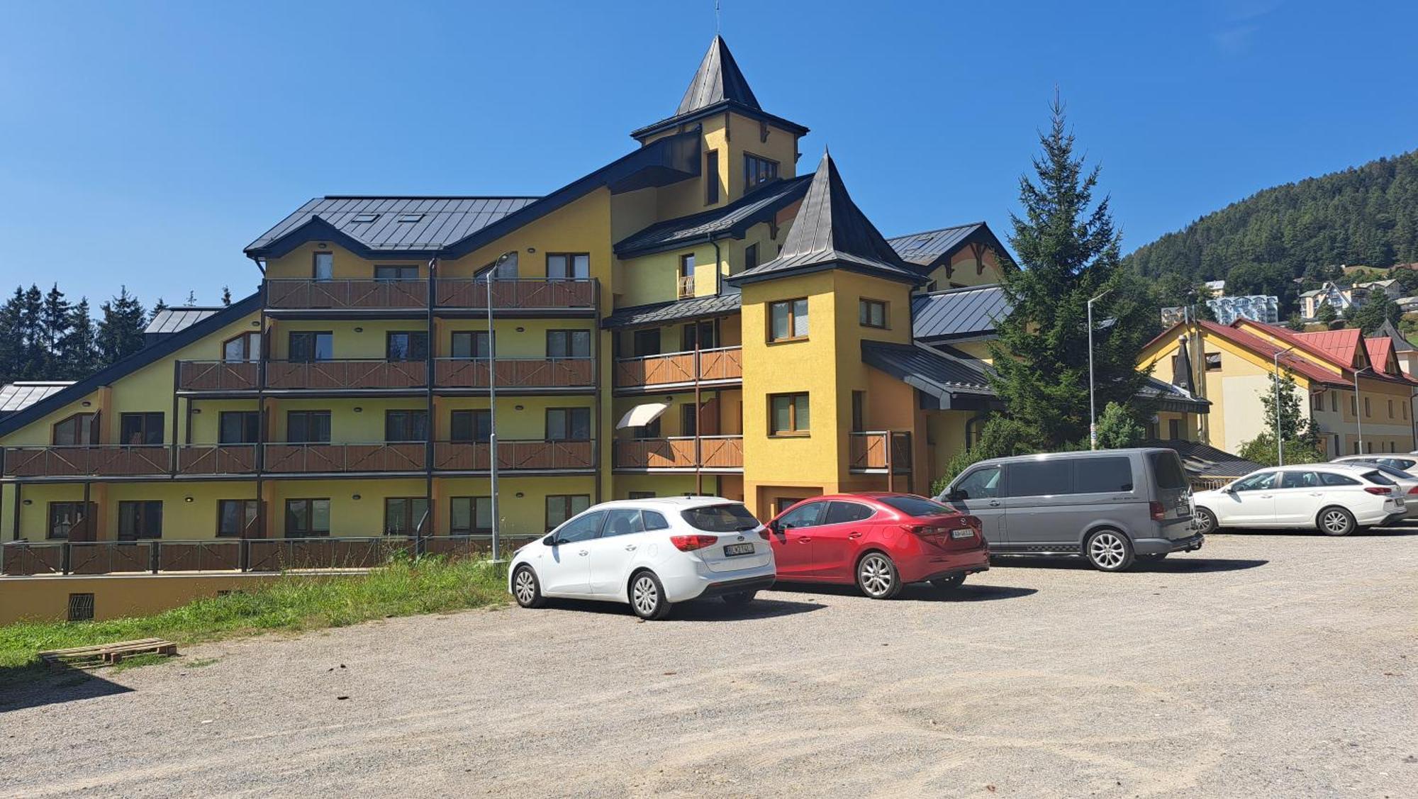 Apartman Tatran Jarka Доновали Екстериор снимка